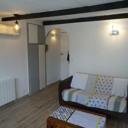 F2 Centre - Gare Apartament *