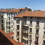 F2 Centre - Gare Lejlighed *