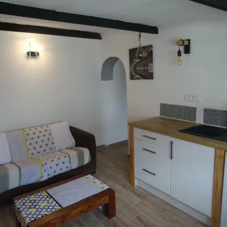 F2 Centre - Gare Apartamento *