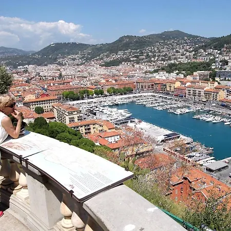 F2 Centre - Gare アパート *